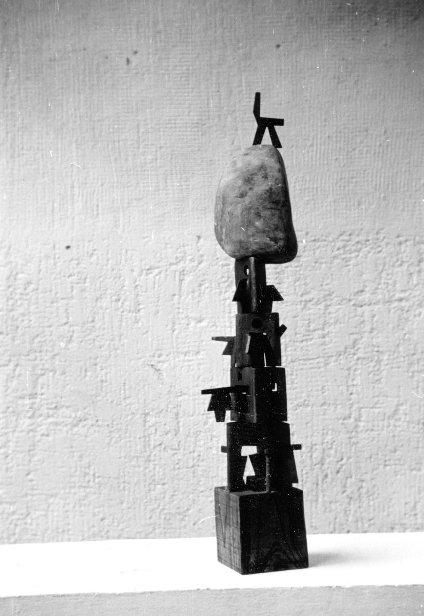 Los oprimidos - Hierro, madera y piedra - Altura 65cm - 1966